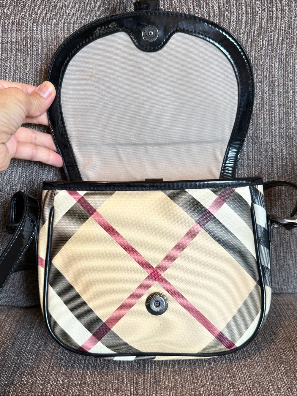 Authentic Burberry Crossbody bag - Picture 9 of 12